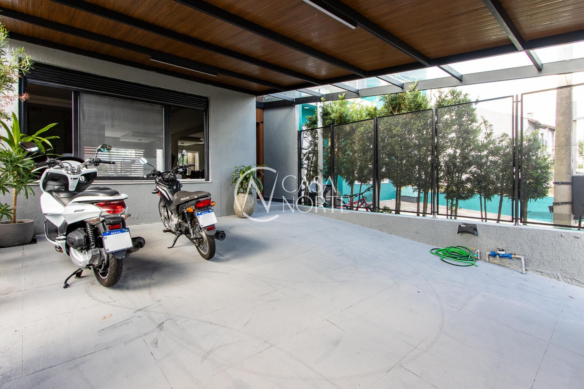 Casa de Condomínio à venda com 3 quartos, 127m², 1 suíte, 1 vaga, Rua Aldo Sani no bairro Hípica em Porto Alegre