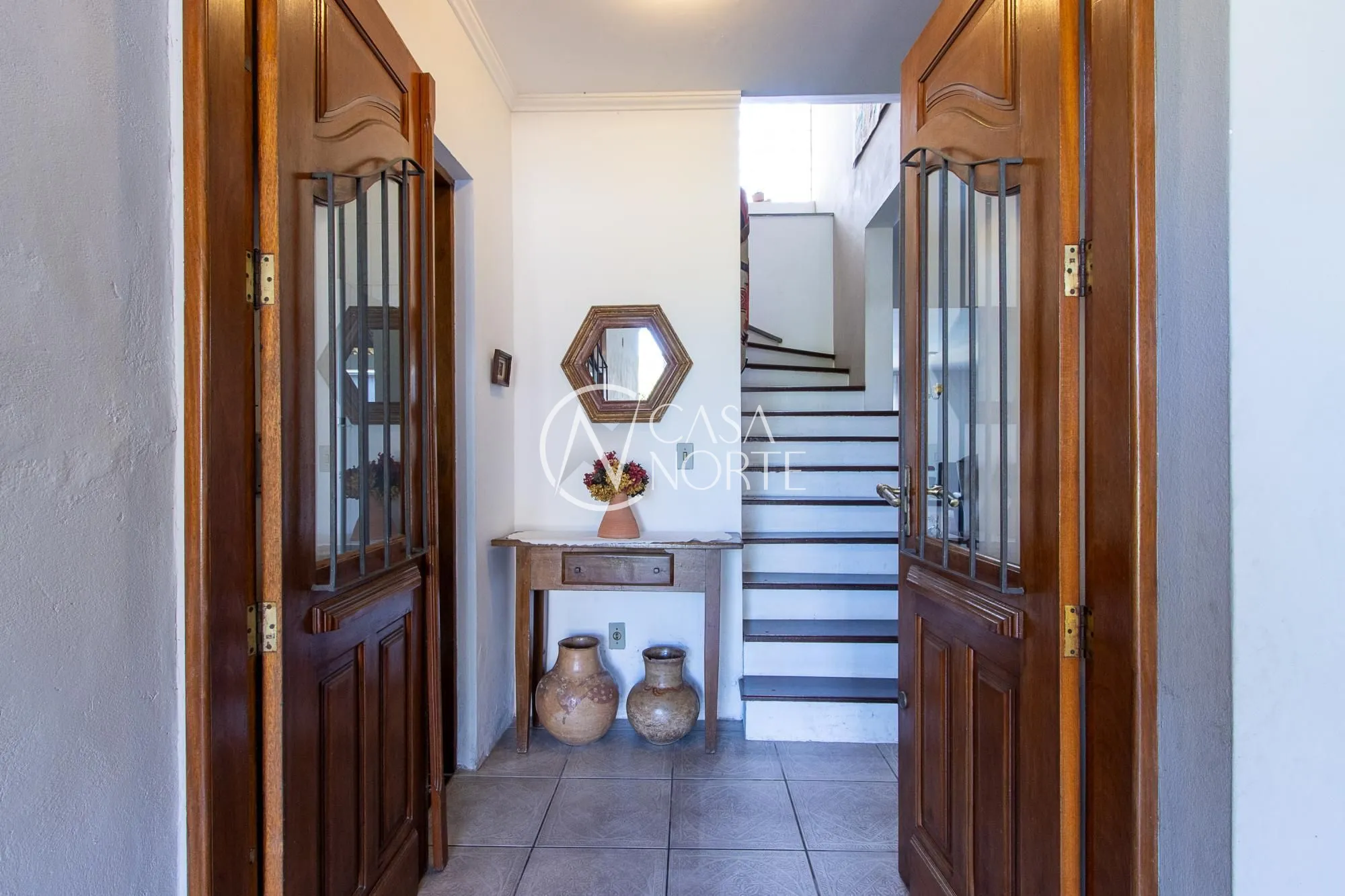 Casa à venda com 3 quartos, 230m², 1 suíte, 3 vagas, Rua Padre João Batista Reus no bairro Tristeza em Porto Alegre