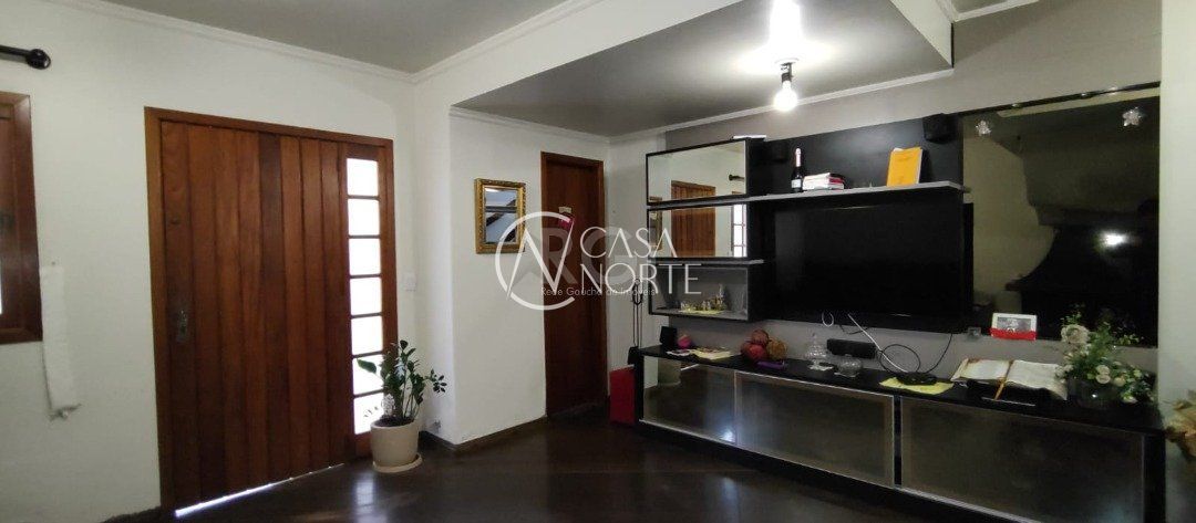 Casa à venda com 4 quartos, 180m², 1 suíte, 3 vagas, Rua Santos no bairro Campo Novo em Porto Alegre