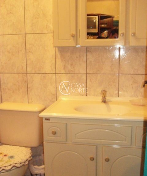 Casa à venda com 3 quartos, 130m², 1 vaga, Rua Lydia Sperb no bairro Vila Nova em Porto Alegre