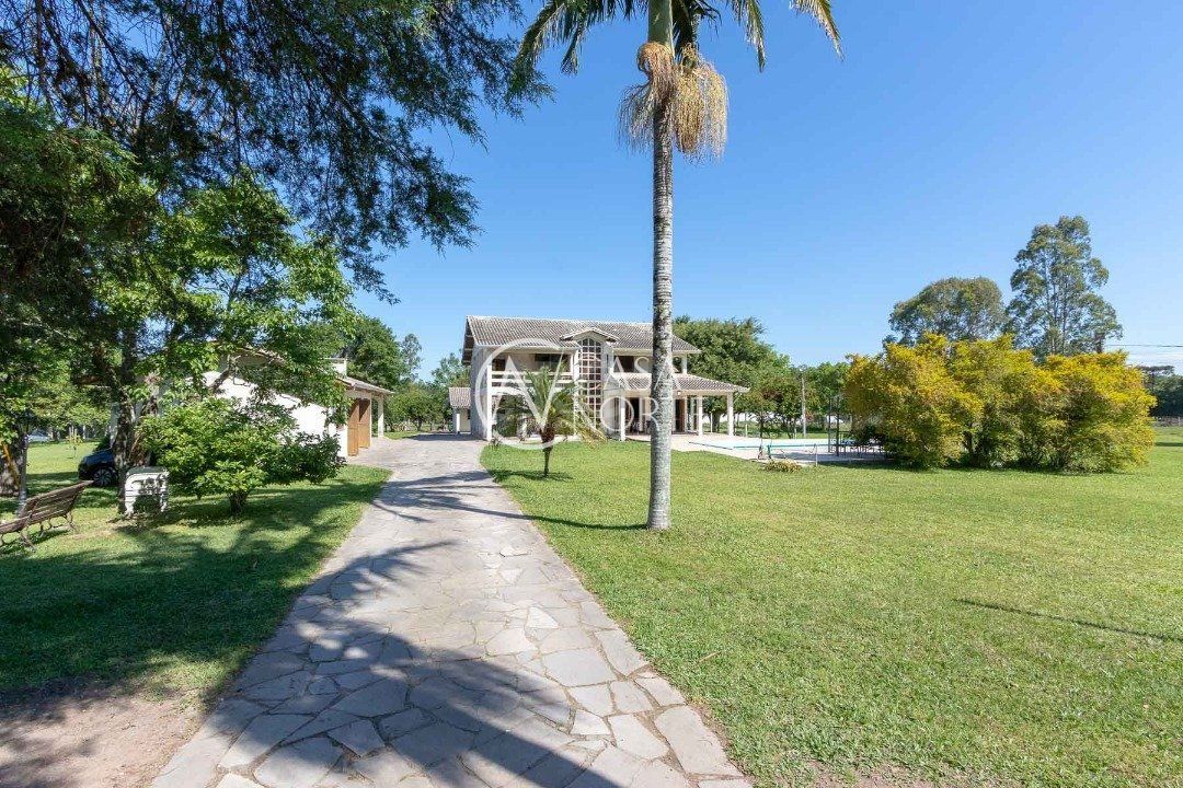 Sítio à venda com 4 quartos, 480m², 3 suítes, 3 vagas, Rua Flavio Garrafielo no bairro São Caetano em Porto Alegre