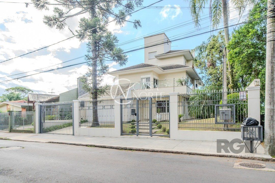 Casa à venda com 3 quartos, 358m², 3 suítes, 4 vagas, Rua Ladislau Neto no bairro Ipanema em Porto Alegre