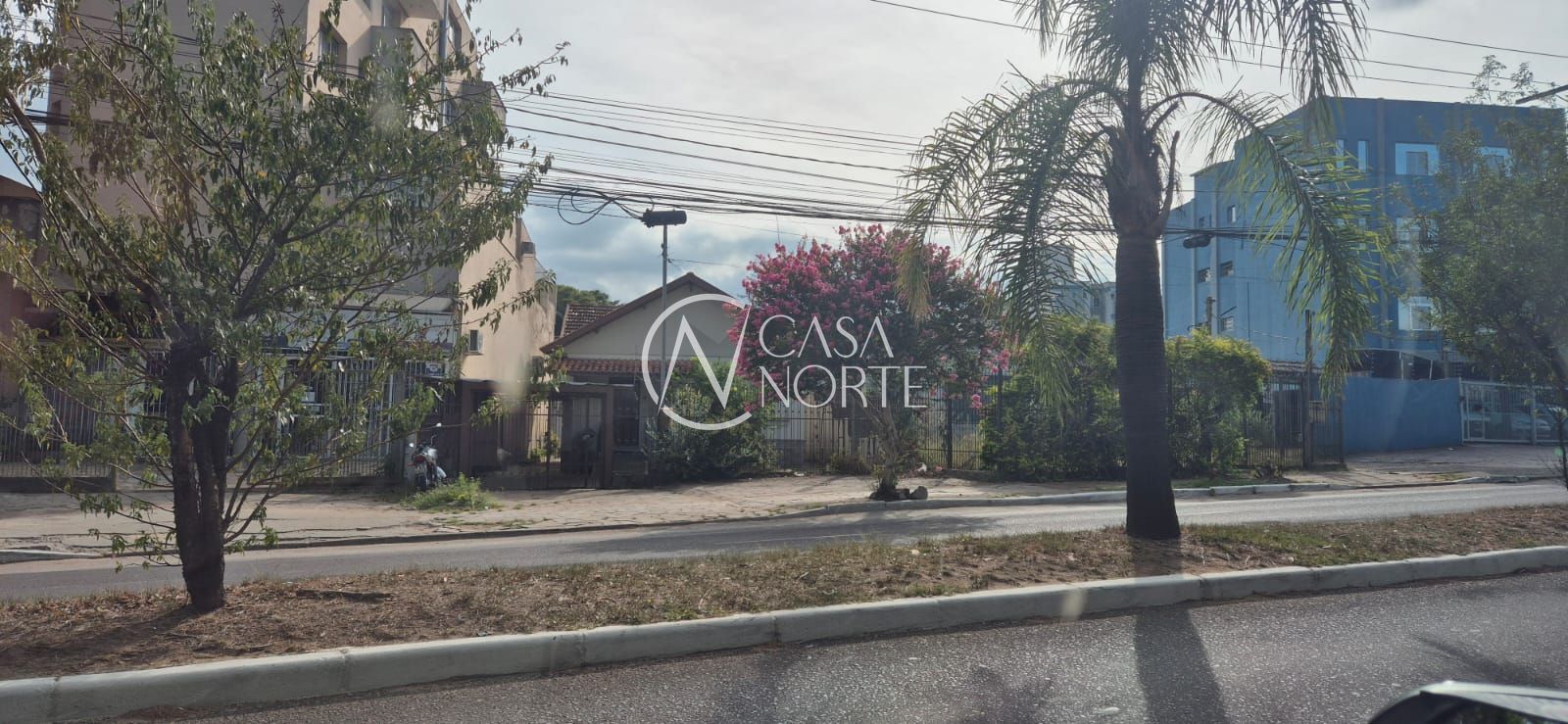 Terreno à venda  com 330m², Rua Doutor Campos Velho no bairro Cristal em Porto Alegre