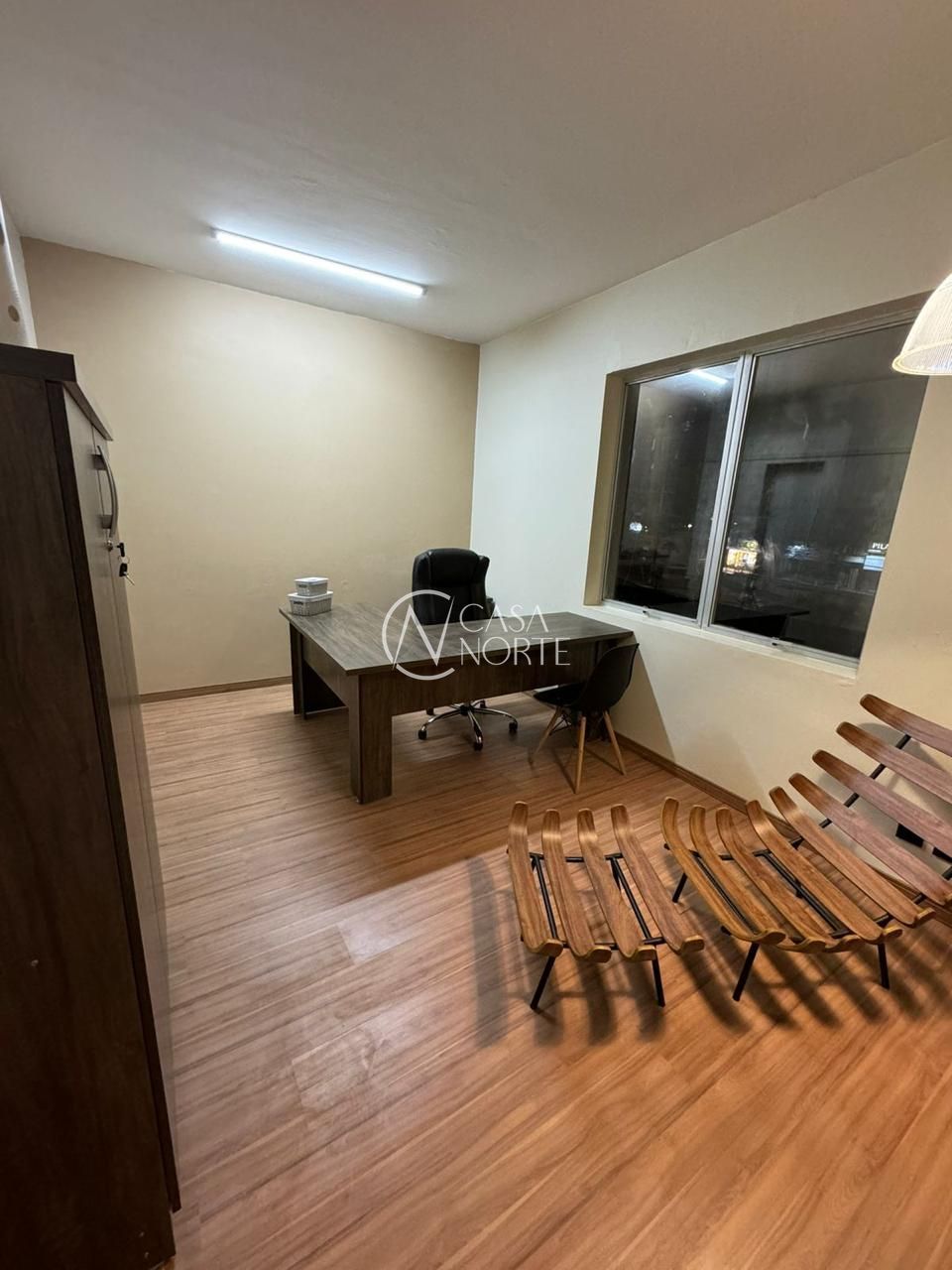 Sala Comercial à venda , 26m², 1 vaga, Rua Doutor Mário Totta no bairro Tristeza em Porto Alegre