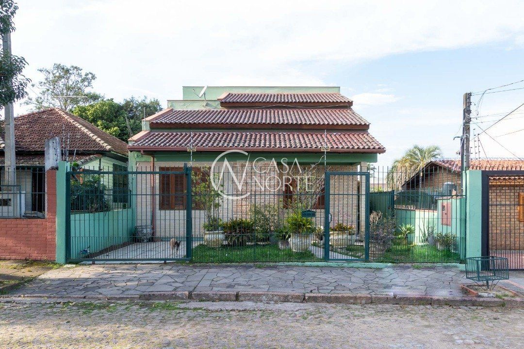 Casa à venda com 2 quartos, 203m², 1 vaga, Rua Mário de Andrade no bairro Ipanema em Porto Alegre