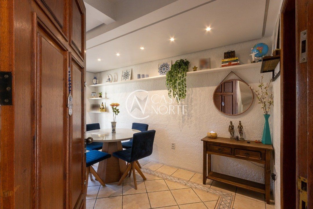 Casa de Condomínio à venda com 3 quartos, 211m², 1 suíte, 2 vagas, Avenida Wenceslau Escobar no bairro Tristeza em Porto Alegre