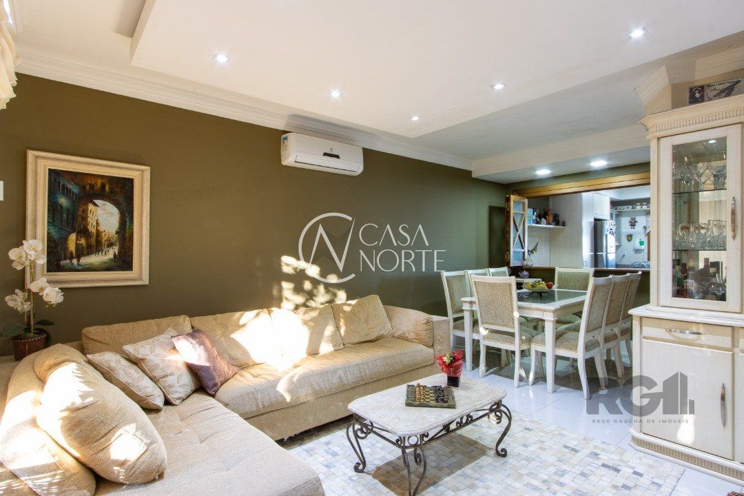 Casa de Condomínio à venda com 3 quartos, 249m², 1 suíte, 4 vagas, Rua José Sanguinetti no bairro Jardim Isabel em Porto Alegre