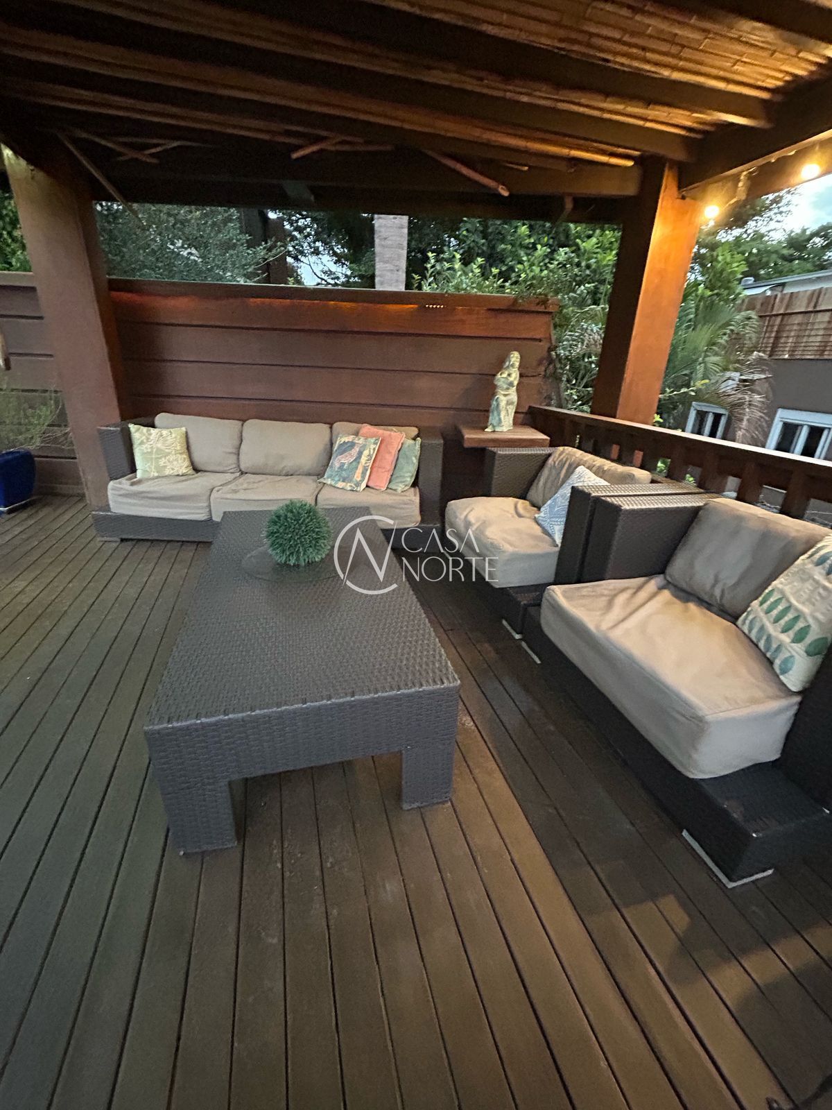 Casa à venda com 4 quartos, 500m², 3 suítes, 1 vaga, Rua Bororó no bairro Vila Assunção em Porto Alegre