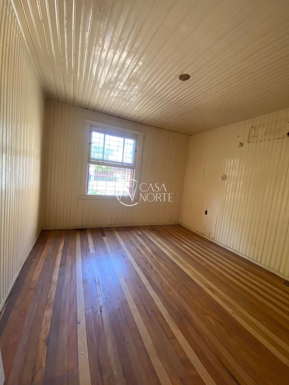 Terreno à venda  com 300m², Estrada Vila Maria no bairro Cavalhada em Porto Alegre