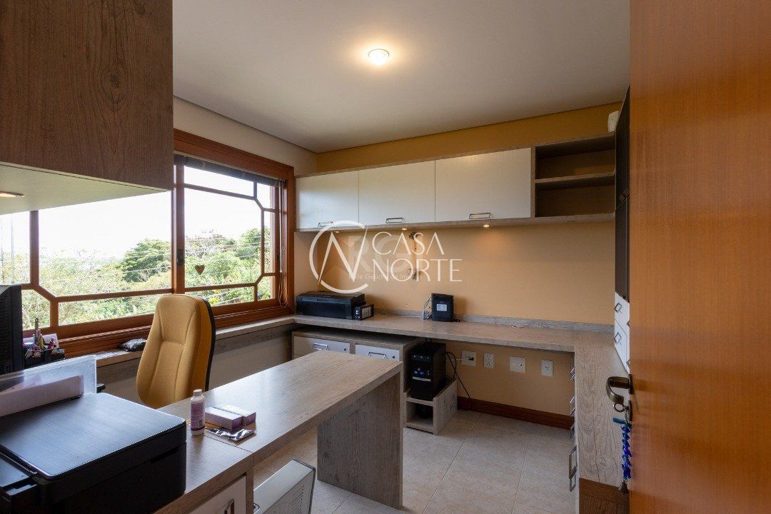 Casa à venda com 3 quartos, 358m², 1 suíte, 3 vagas, Rua Doutor Arnaldo da Silva Ferreira no bairro Jardim Isabel em Porto Alegre