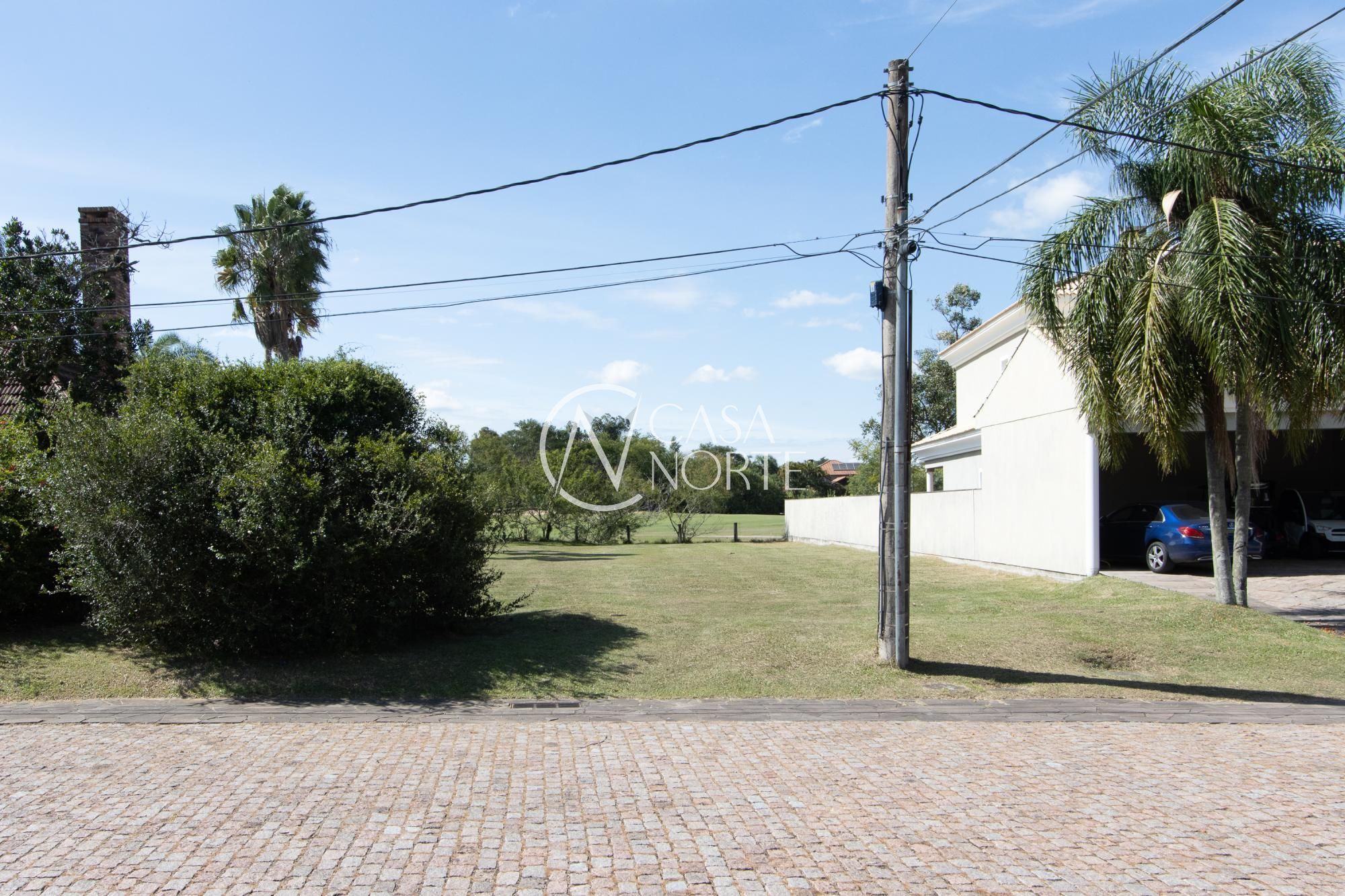 Terreno à venda  com 1062m², Avenida Juca Batista no bairro Belém Novo em Porto Alegre