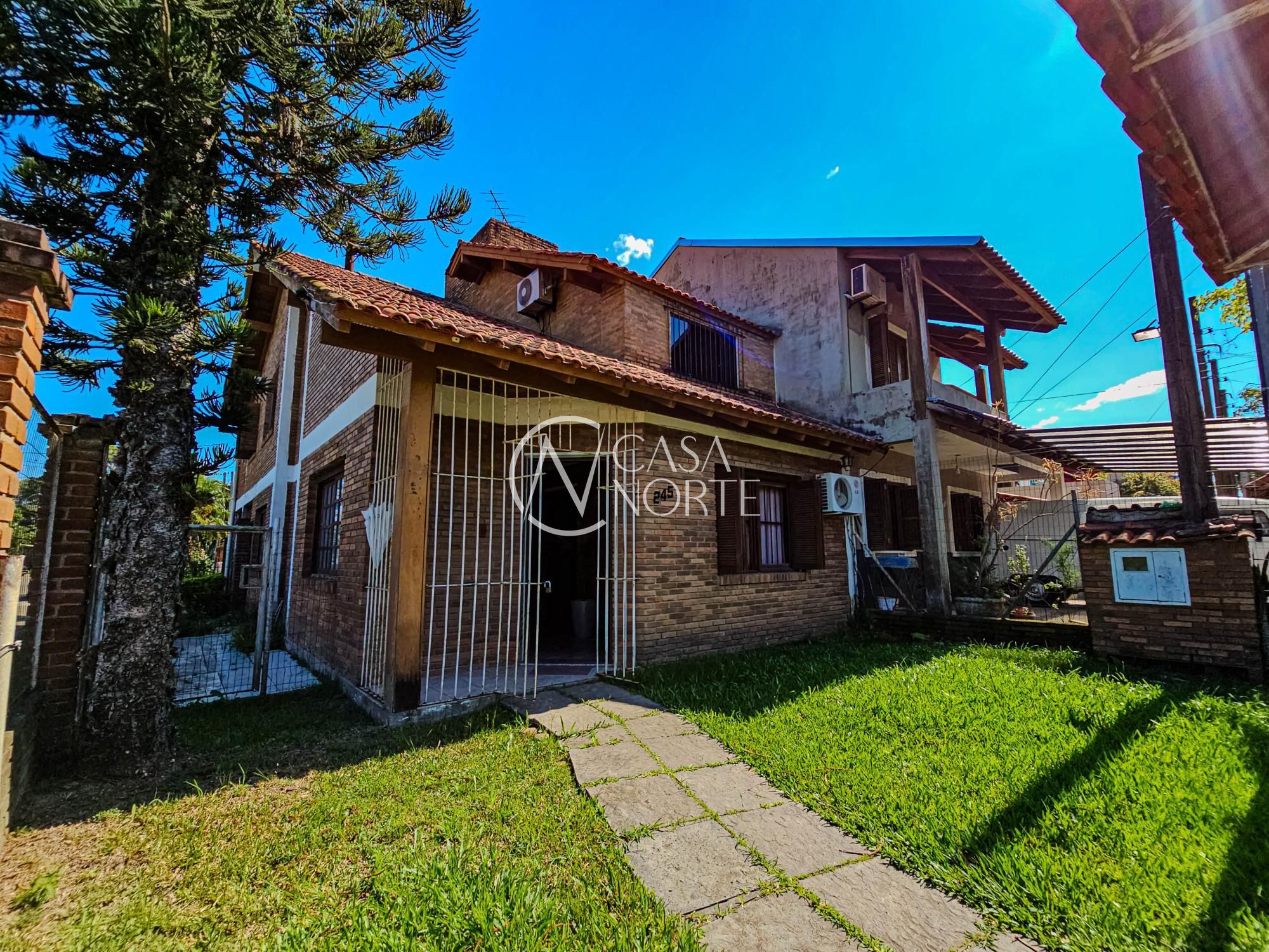 Casa à venda com 5 quartos, 161m², 3 vagas, Rua Baldoino Bottini no bairro Hípica em Porto Alegre