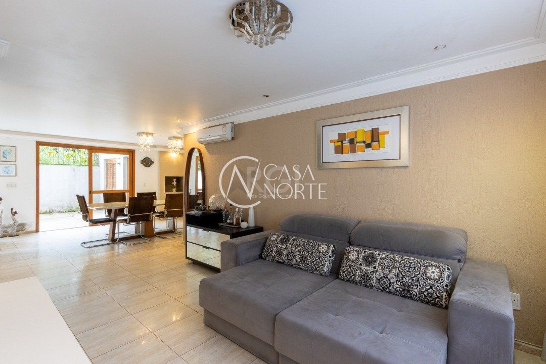 Casa de Condomínio à venda com 4 quartos, 334m², 1 suíte, 2 vagas, Travessa Pedra Redonda no bairro Jardim Isabel em Porto Alegre