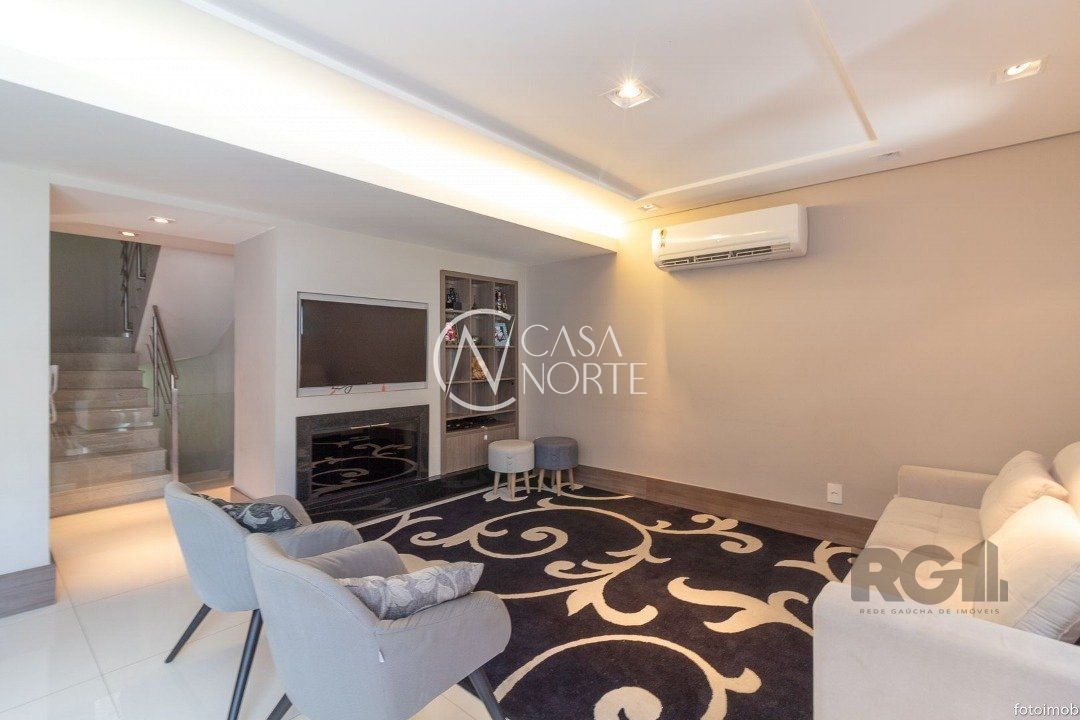 Casa de Condomínio à venda com 5 quartos, 307m², 1 suíte, 4 vagas, Avenida Taquary no bairro Cristal em Porto Alegre