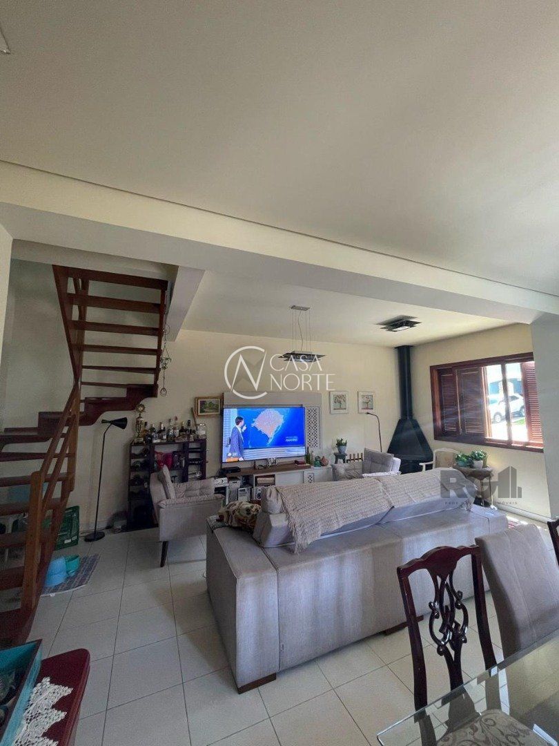 Casa de Condomínio à venda com 3 quartos, 122m², 1 suíte, 2 vagas, Rua Upamaroti no bairro Cristal em Porto Alegre