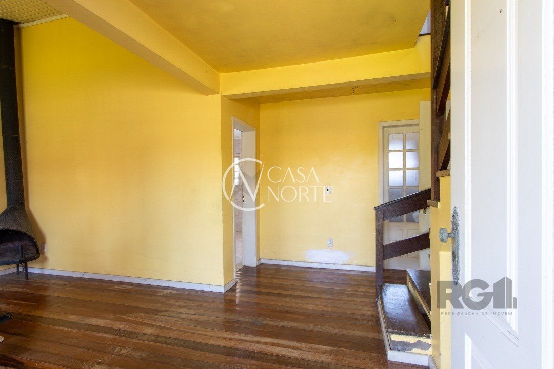 Casa à venda com 3 quartos, 142m², 1 suíte, 3 vagas, Rua Luiz João Pirotti no bairro Ipanema em Porto Alegre