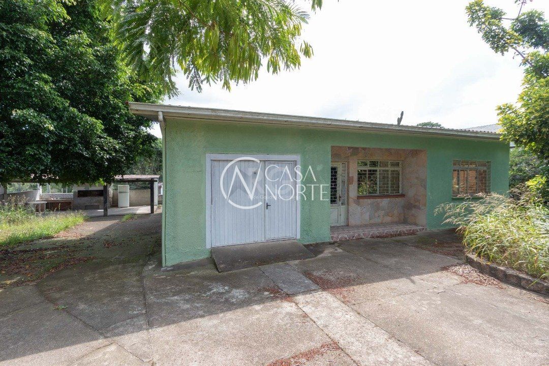 Casa à venda com 2 quartos, 277m², 2 vagas, Rua Doutor Sarmento Barata no bairro Belém Velho em Porto Alegre