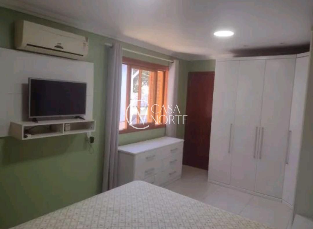 Casa à venda com 3 quartos, 201m², 1 suíte, 1 vaga, Rua Zeppelin no bairro Lomba do Pinheiro em Porto Alegre