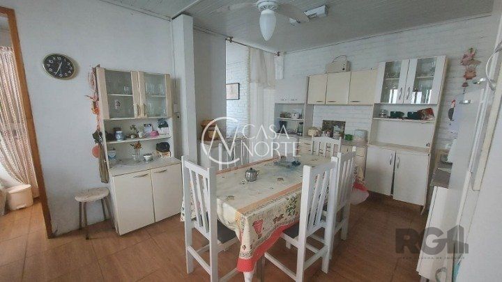 Casa à venda com 2 quartos, 100m², 1 vaga, Rua São Sebastião do Cai no bairro Camaquã em Porto Alegre