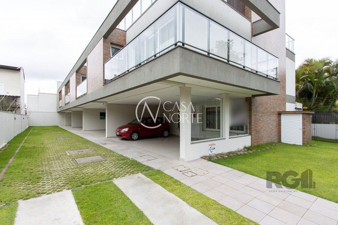 Casa de Condomínio à venda com 3 quartos, 268m², 3 suítes, 2 vagas, Avenida Pereira Passos no bairro Vila Assunção em Porto Alegre