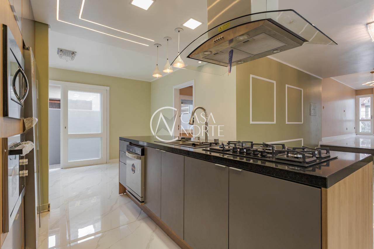 Casa à venda com 3 quartos, 223m², 1 suíte, 3 vagas, Travessa Bermudas no bairro Jardim Lindóia em Porto Alegre