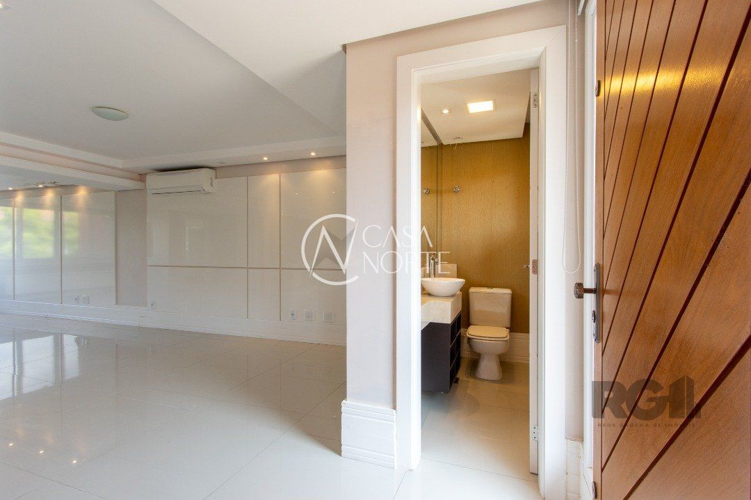 Casa de Condomínio à venda com 4 quartos, 384m², 1 suíte, 3 vagas, Avenida Cai no bairro Cristal em Porto Alegre