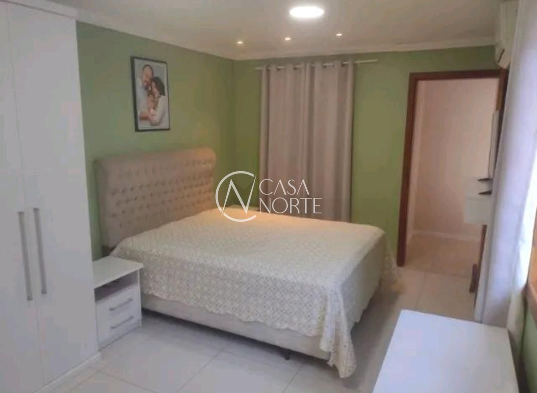 Casa à venda com 3 quartos, 201m², 1 suíte, 1 vaga, Rua Zeppelin no bairro Lomba do Pinheiro em Porto Alegre