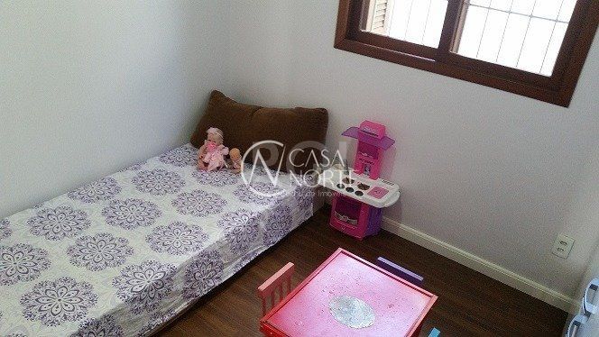 Casa à venda com 3 quartos, 70m², 3 vagas, Rua Reinaldo Muller no bairro Ponta Grossa em Porto Alegre