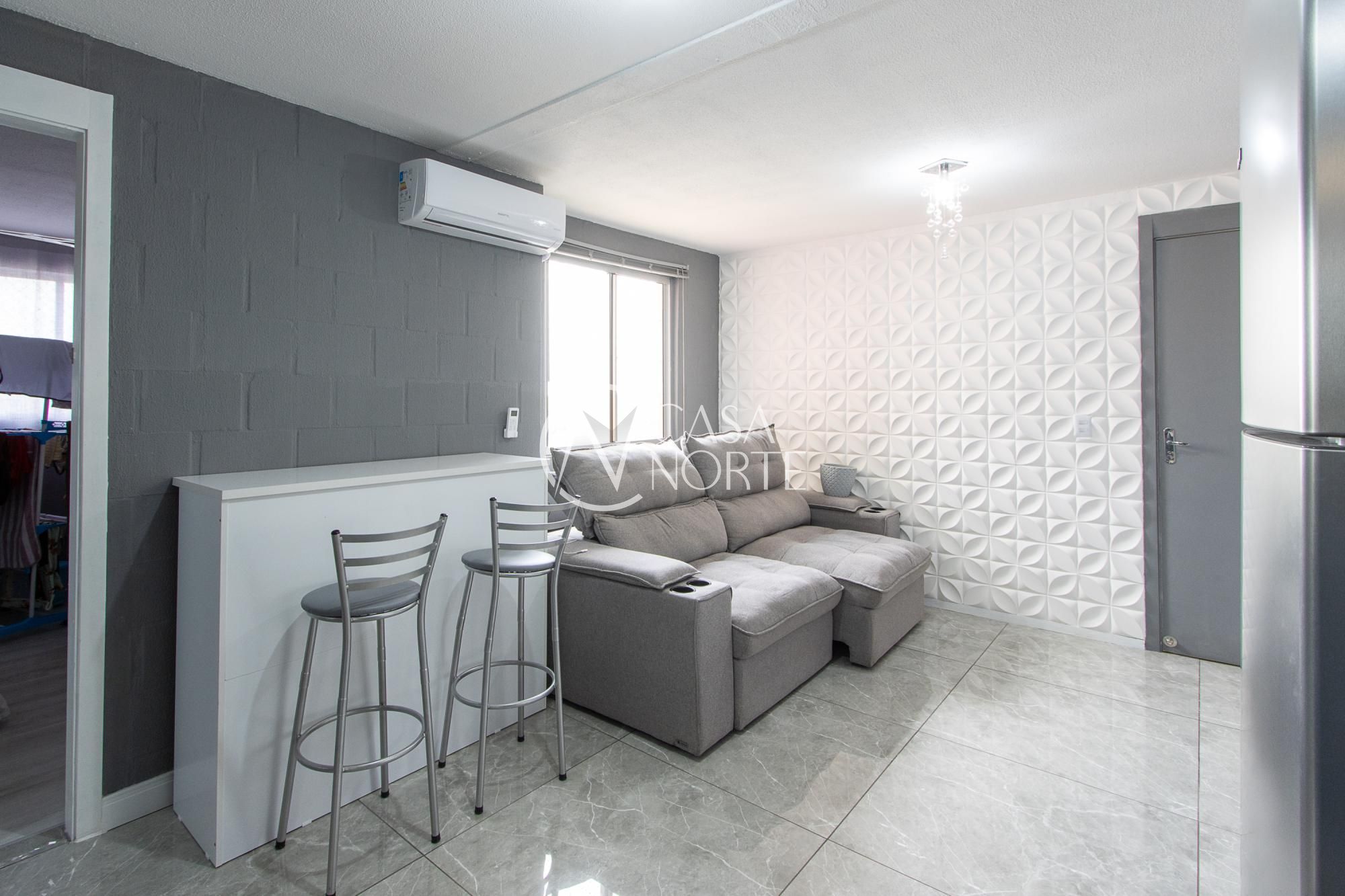 Apartamento à venda com 2 quartos, 43m², 1 vaga, Rua Império no bairro Vila Nova em Porto Alegre