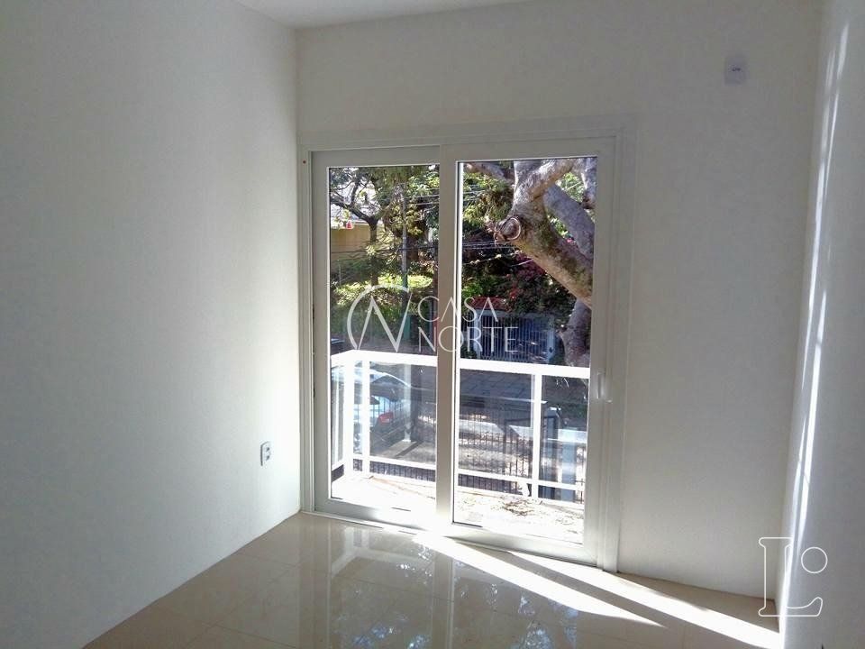 Casa à venda com 3 quartos, 160m², 1 suíte, Rua Jacunda no bairro Guarujá em Porto Alegre