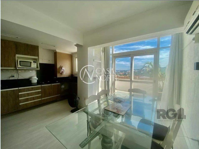 Casa à venda com 3 quartos, 239m², 3 suítes, 2 vagas, Rua Professor Antônio José Remião no bairro Espírito Santo em Porto Alegre