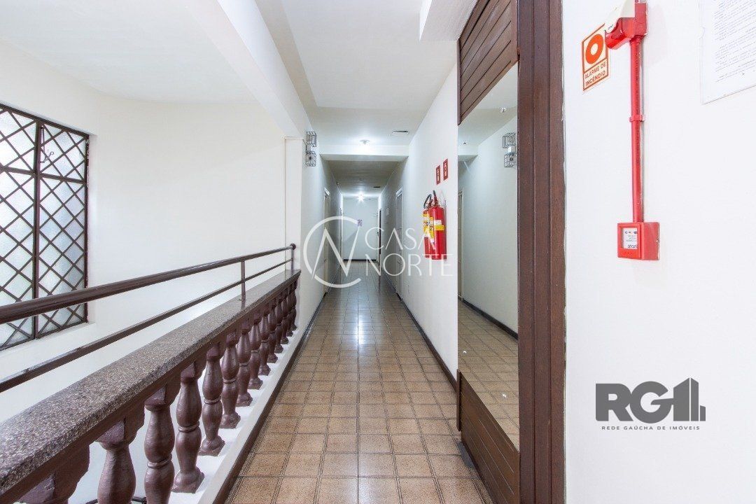 Sala Comercial à venda , 43m², Avenida Wenceslau Escobar no bairro Tristeza em Porto Alegre