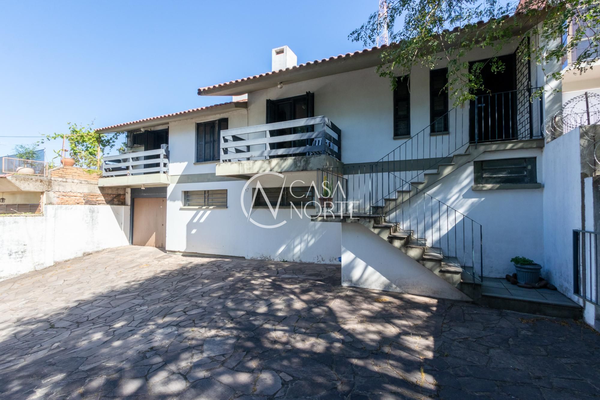 Casa à venda com 2 quartos, 286m², 1 suíte, 3 vagas, Rua Dona Maria no bairro Santa Tereza em Porto Alegre