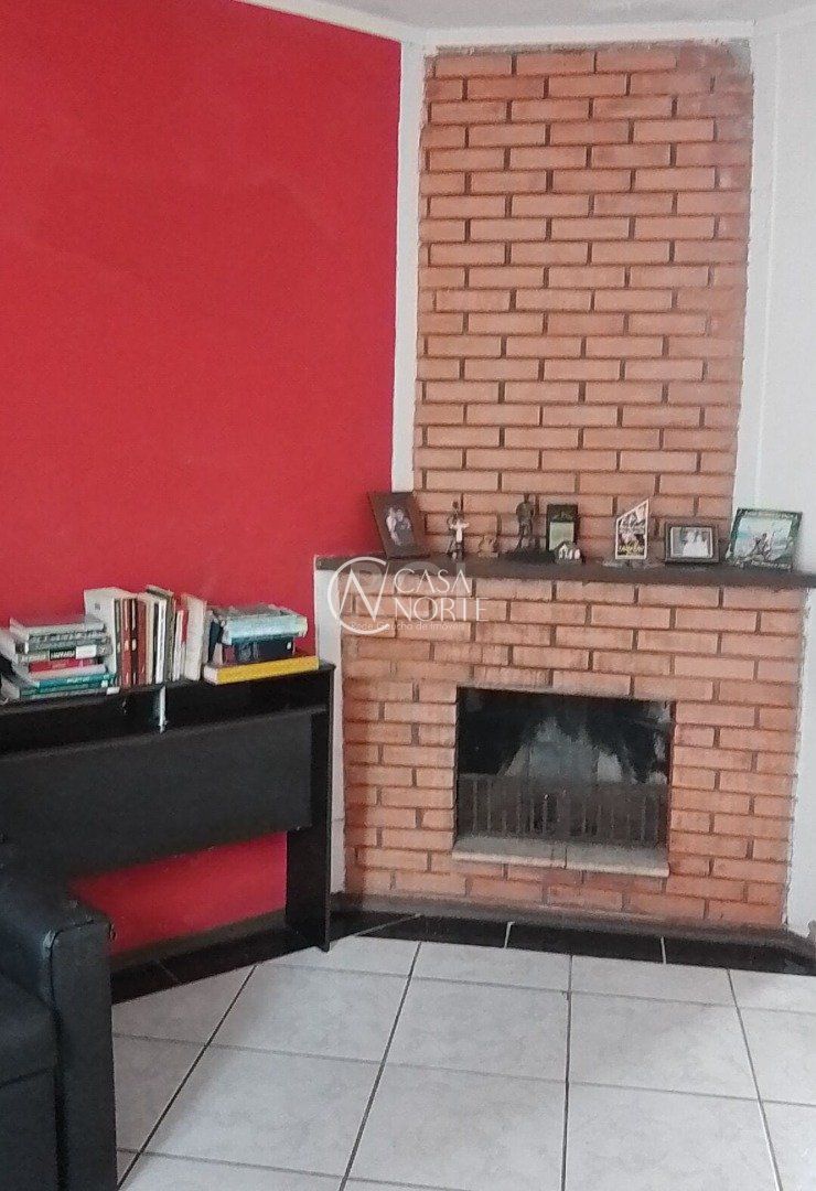 Casa à venda com 3 quartos, 114m², 1 vaga, Rua Mata Coelho no bairro Nonoai em Porto Alegre