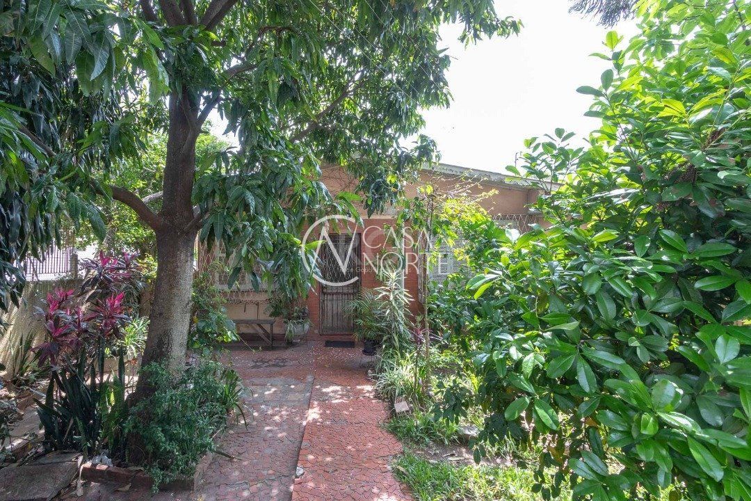 Terreno à venda  com 605m², Rua Comandai no bairro Cristal em Porto Alegre