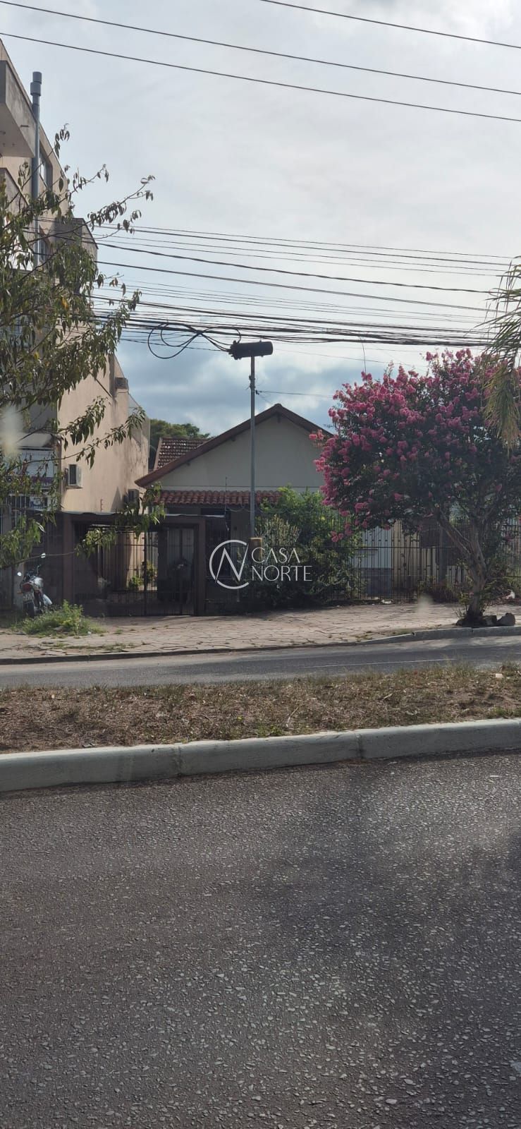 Terreno à venda  com 330m², Rua Doutor Campos Velho no bairro Cristal em Porto Alegre