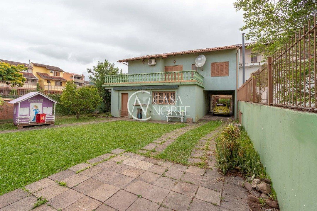 Casa à venda com 3 quartos, 180m², 1 suíte, 2 vagas, Rua Mário Assumpcao no bairro Serraria em Porto Alegre