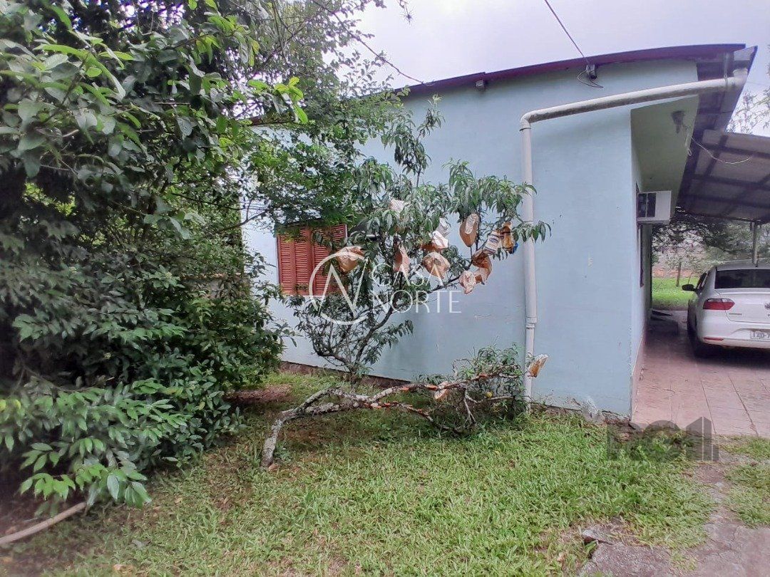 Casa à venda com 3 quartos, 220m², Estrada Aracaju no bairro Vila Nova em Porto Alegre