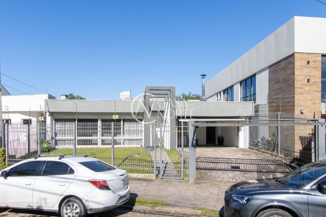Casa à venda com 3 quartos, 221m², Avenida Pereira Passos no bairro Vila Assunção em Porto Alegre