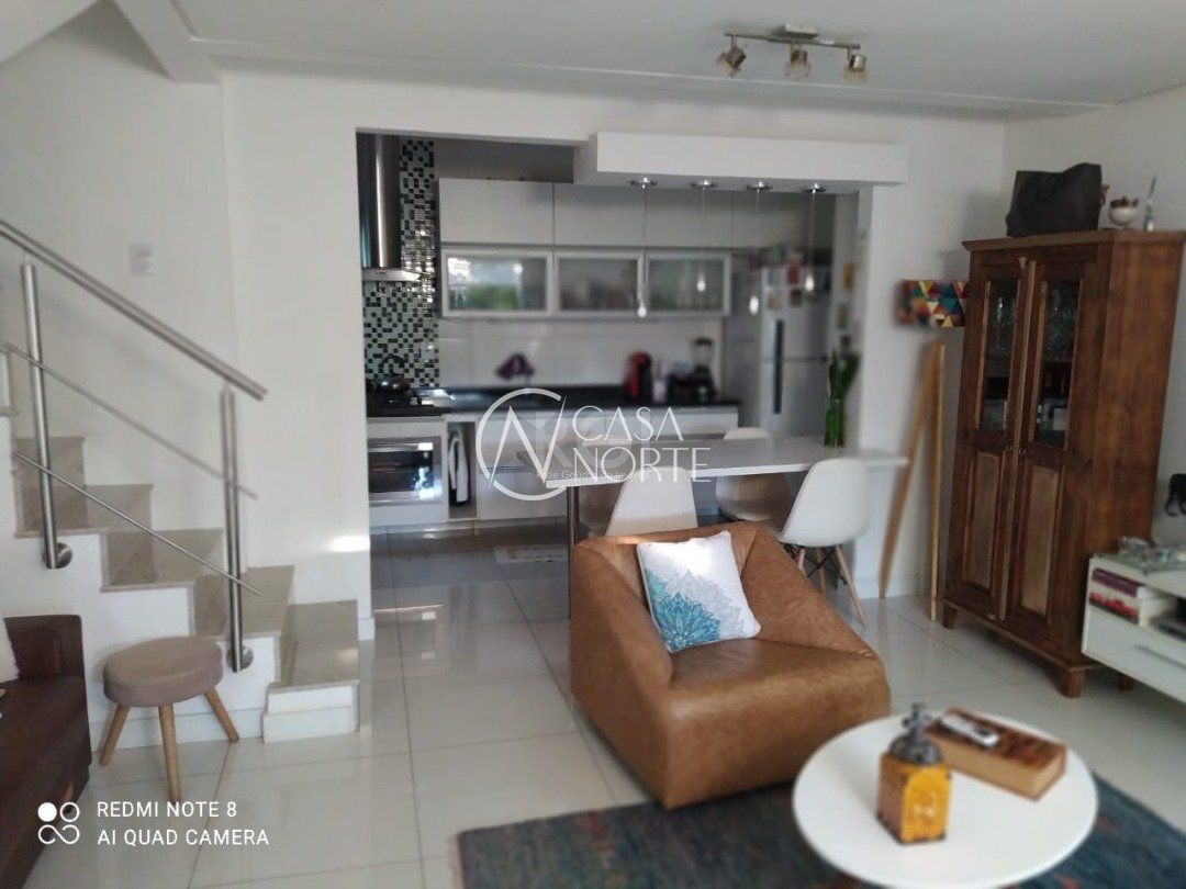 Casa de Condomínio à venda com 3 quartos, 143m², 1 suíte, 2 vagas, Avenida Flamengo no bairro Ipanema em Porto Alegre