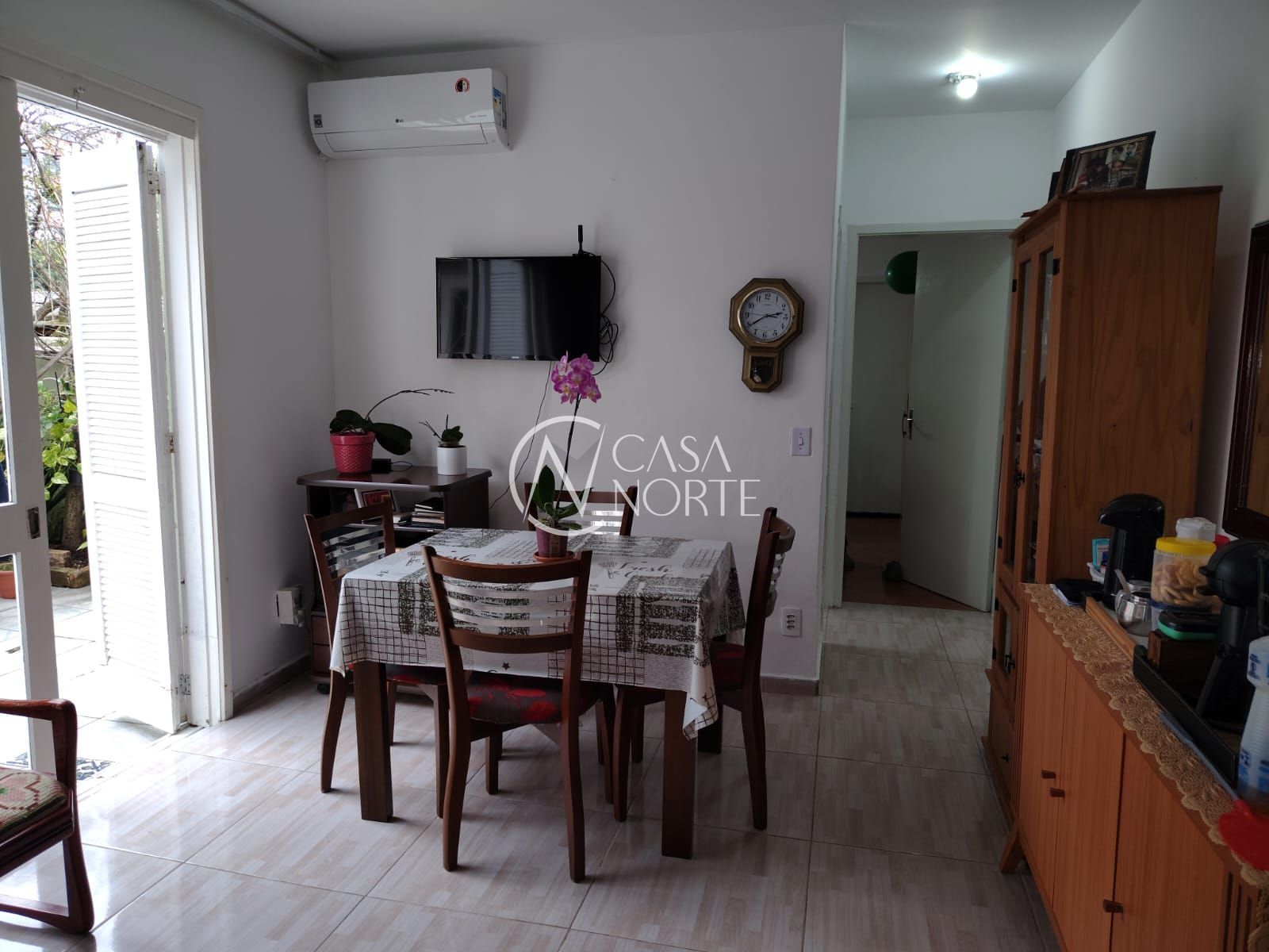 Apartamento Garden à venda com 2 quartos, 42m², 1 suíte, 1 vaga, Rua Chico Pedro no bairro Camaquã em Porto Alegre