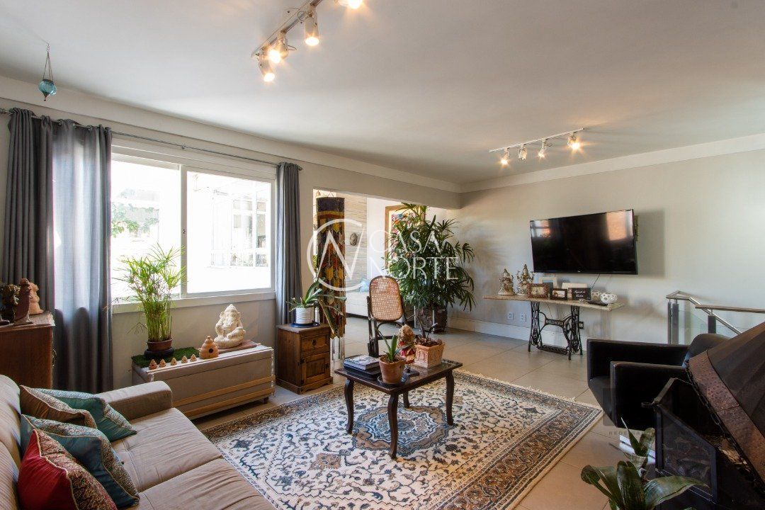 Cobertura à venda com 4 quartos, 219m², 1 suíte, Rua Amélia Teles no bairro Petrópolis em Porto Alegre