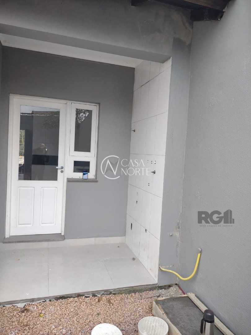 Sobrado à venda com 2 quartos, 140m², 1 suíte, 4 vagas, Rua Ari Peixoto Martins no bairro Espírito Santo em Porto Alegre