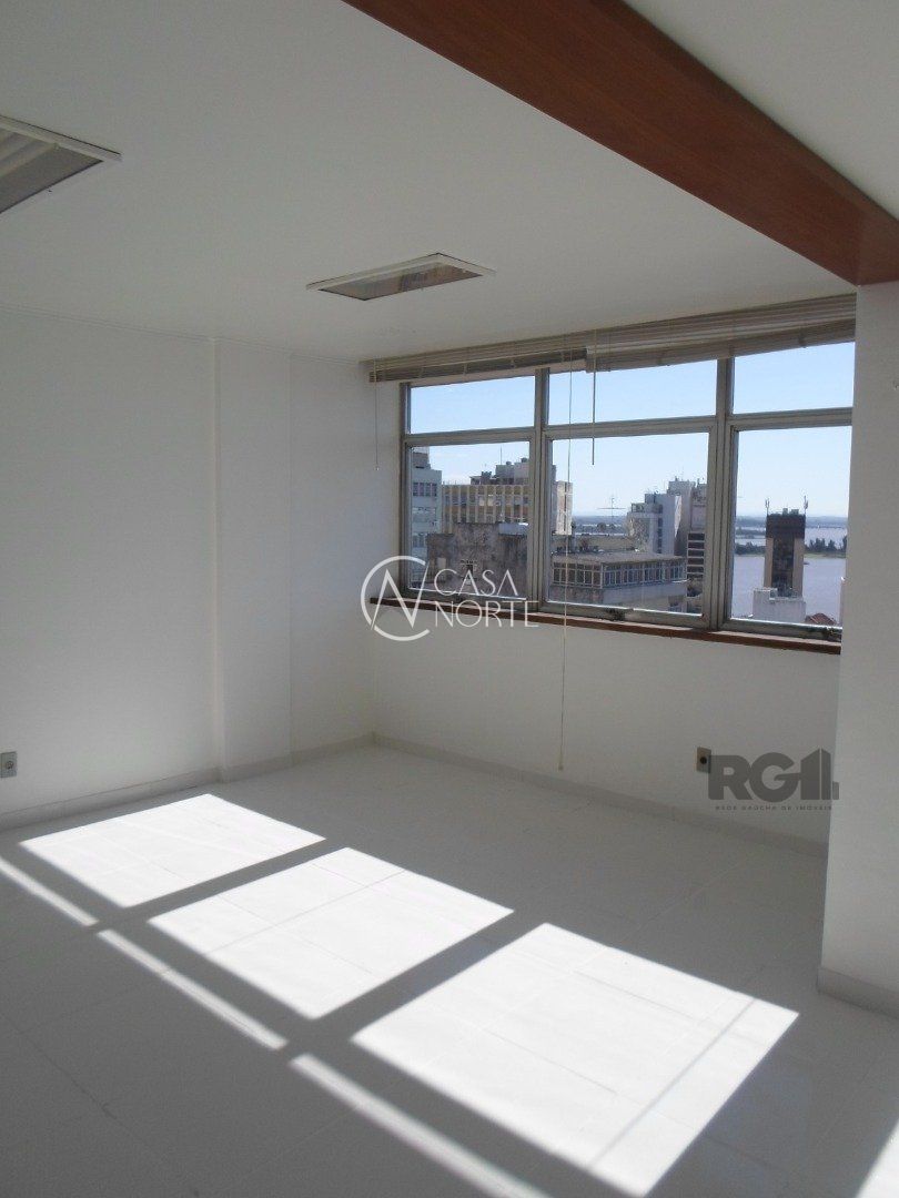 Sala Comercial à venda , 48m², Avenida Otávio Rocha no bairro Centro Histórico em Porto Alegre