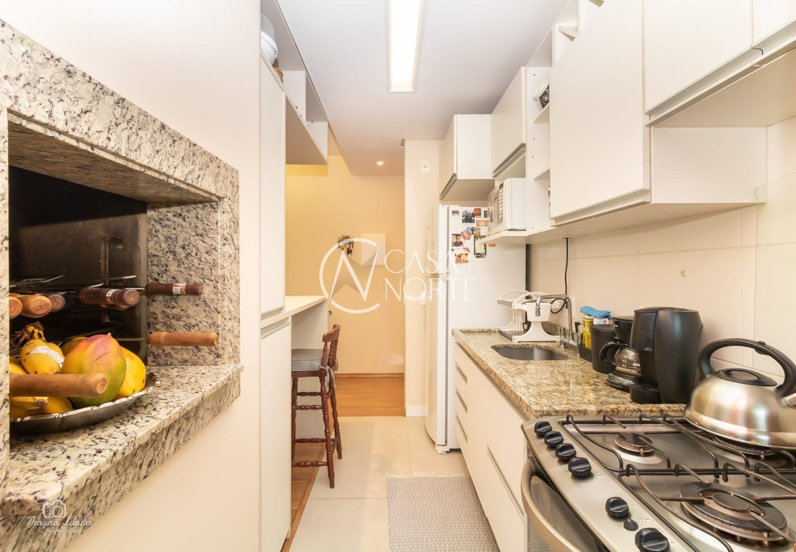 Apartamento à venda com 2 quartos, 73m², 1 suíte, 1 vaga, Rua Faria Santos no bairro Petrópolis em Porto Alegre