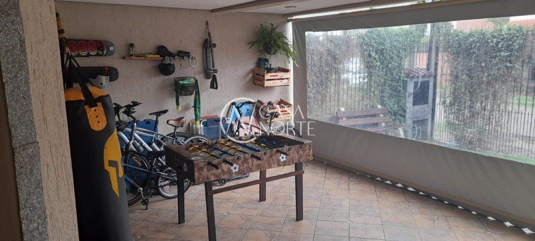 Casa à venda com 3 quartos, 172m², 1 suíte, 2 vagas, Rua Attilio Bettio no bairro Aberta dos Morros em Porto Alegre