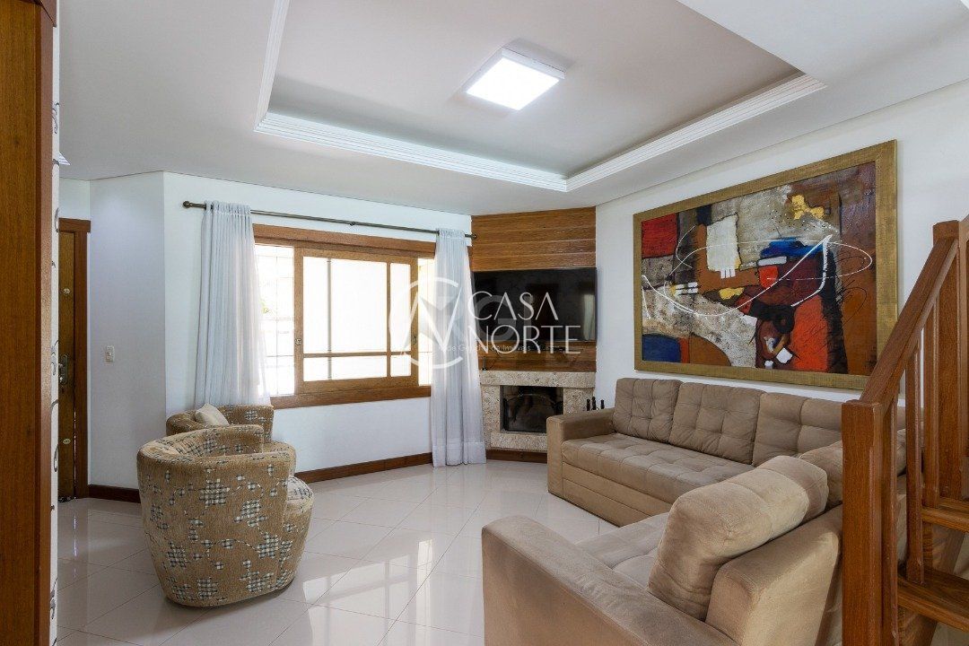 Casa à venda com 5 quartos, 222m², 1 suíte, 4 vagas, Rua Caribe no bairro Ipanema em Porto Alegre