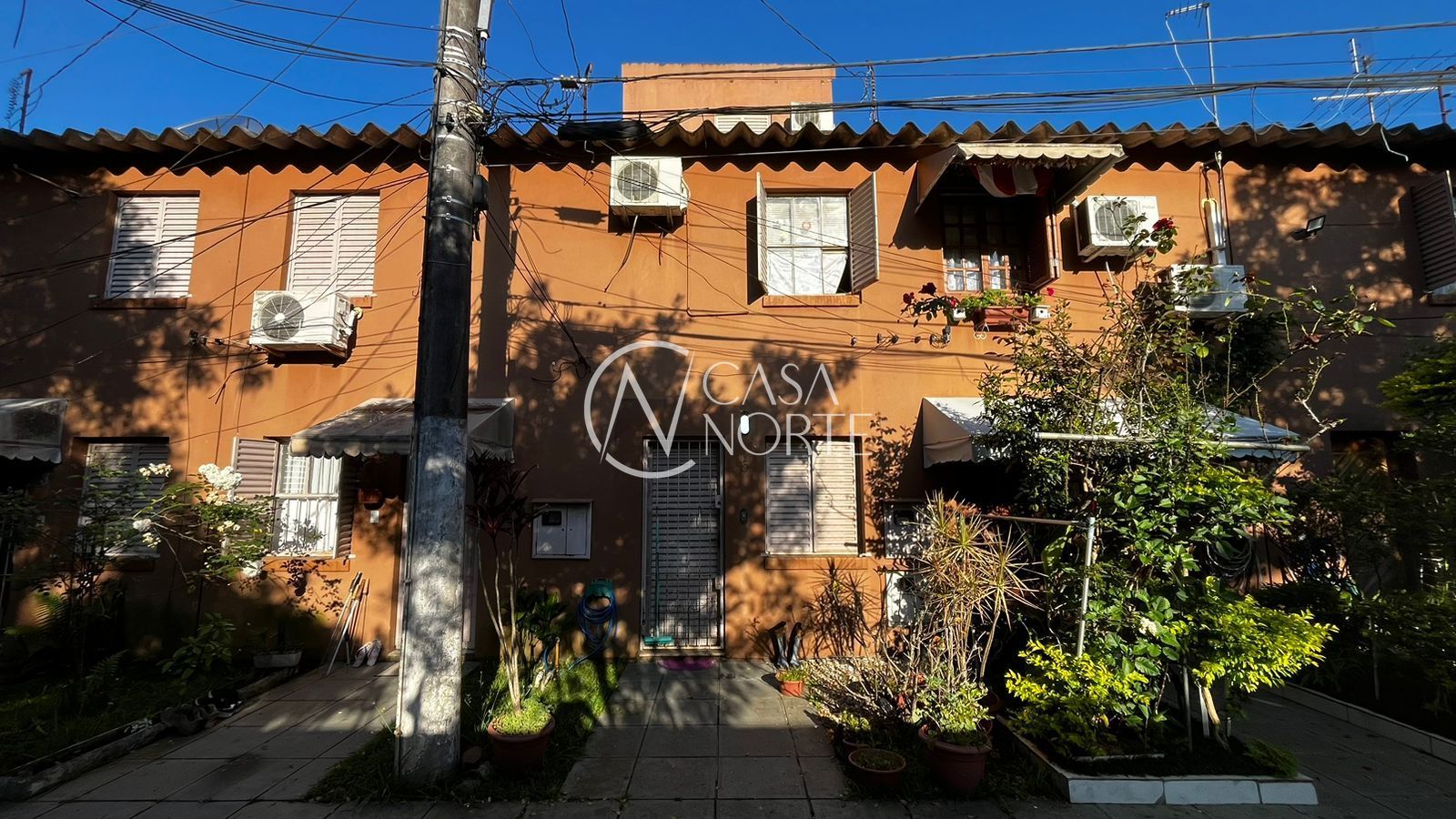 Casa de Condomínio à venda com 3 quartos, 55m², 1 vaga, Rua Mura no bairro Guarujá em Porto Alegre