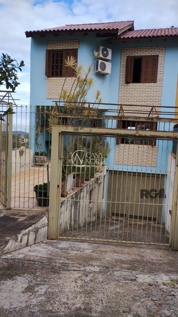 Casa à venda com 3 quartos, 161m², 1 suíte, Rua dos Guananas no bairro Espírito Santo em Porto Alegre