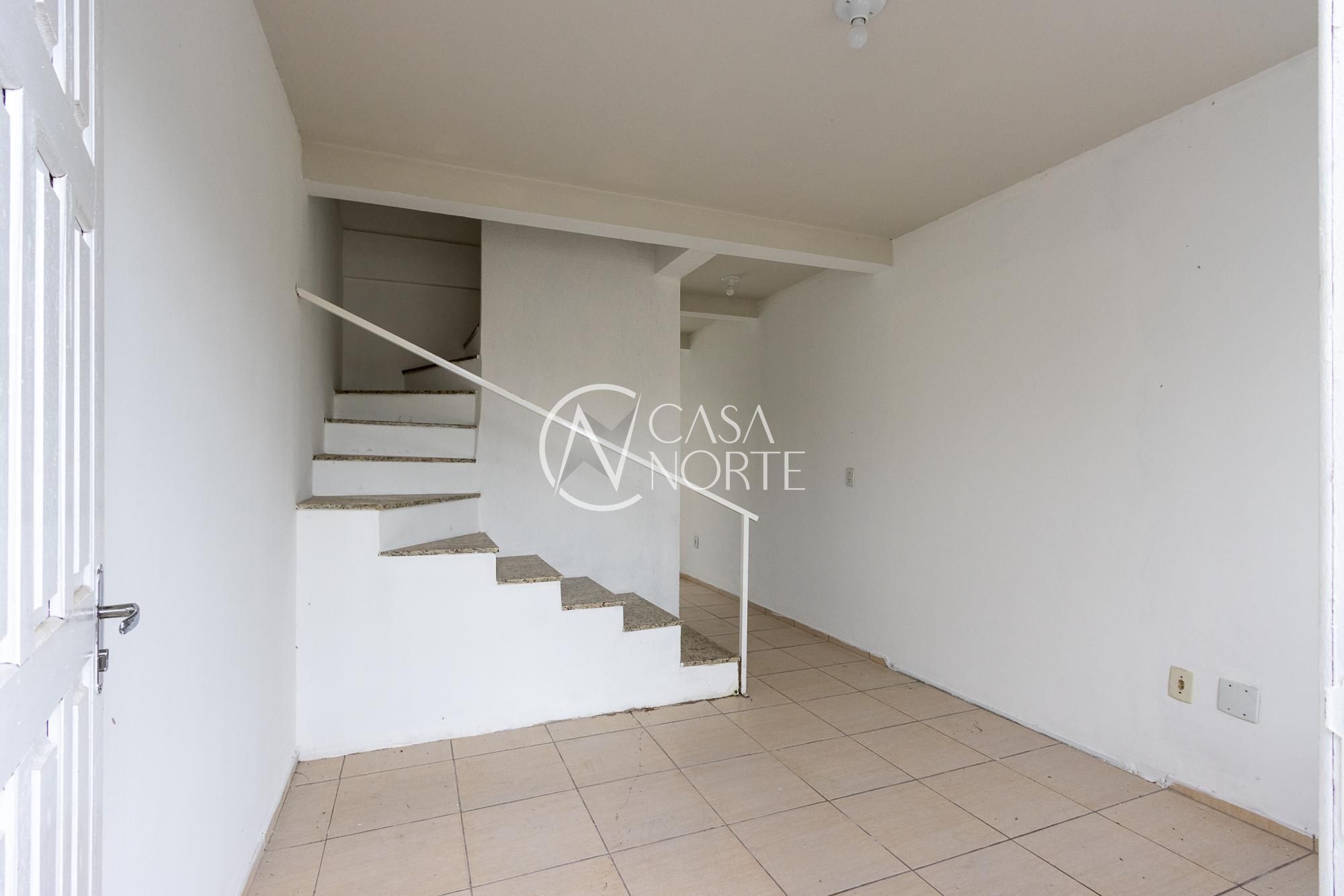 Casa à venda com 2 quartos, 66m², 2 vagas, Rua Catarina Quadros no bairro Hípica em Porto Alegre